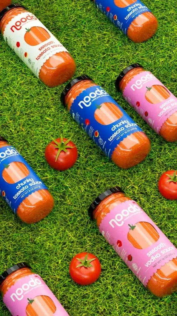 🆕 Новая неделя = Новый бренд
Сегодня смотрим основанный папой и дочкой Noodo, который был полноценно запущен этой весной | Сетка — социальная сеть от hh.ru