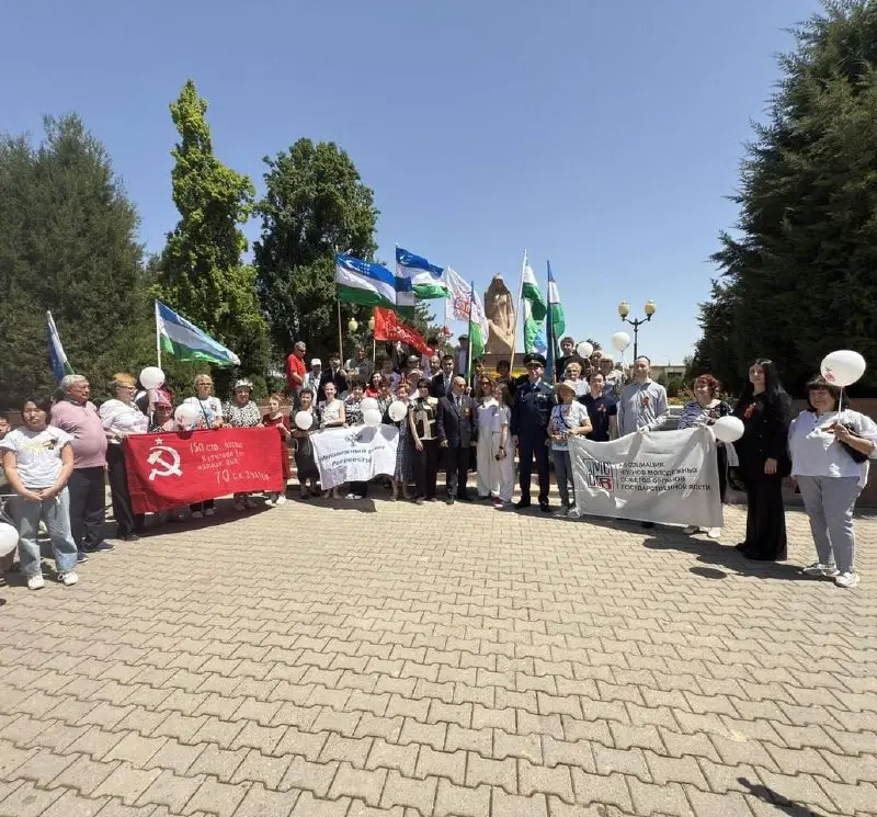 🇺🇿🌏 Память под запретом: как политики Узбекистана пытаются зачистить 9 мая от неудобных символов
🔥В республике вновь разгорается дискуссия вокруг Дня памяти и почестей | Сетка — социальная сеть от hh.ru