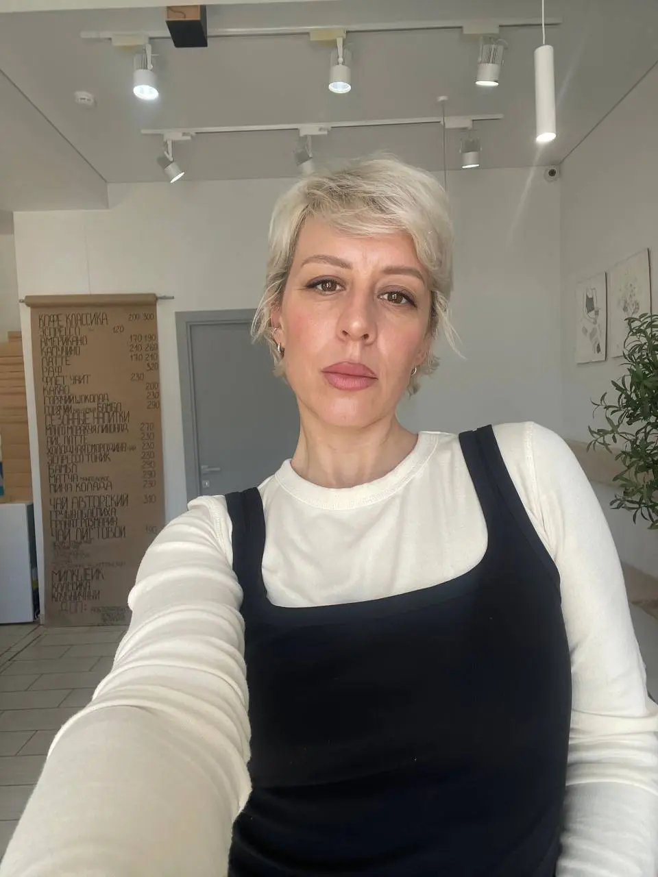 Я часто говорю, что я не про «запустить рекламу».
Я про то, чтобы разобраться: что у бизнеса действительно есть ценного, кому это нужно и как это нормально упаковать, чтобы это покупали | Сетка — социальная сеть от hh.ru
