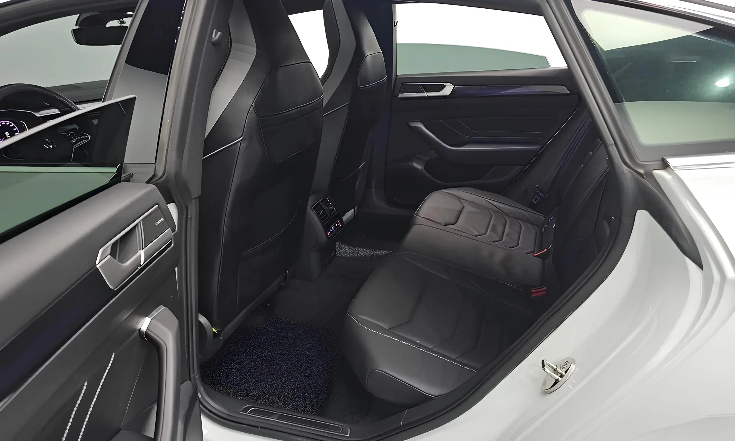 🚘Volkswagen Arteon R-Line
2022 г / 44882 км
2.0 дизель, 200 л.с | Сетка — социальная сеть от hh.ru