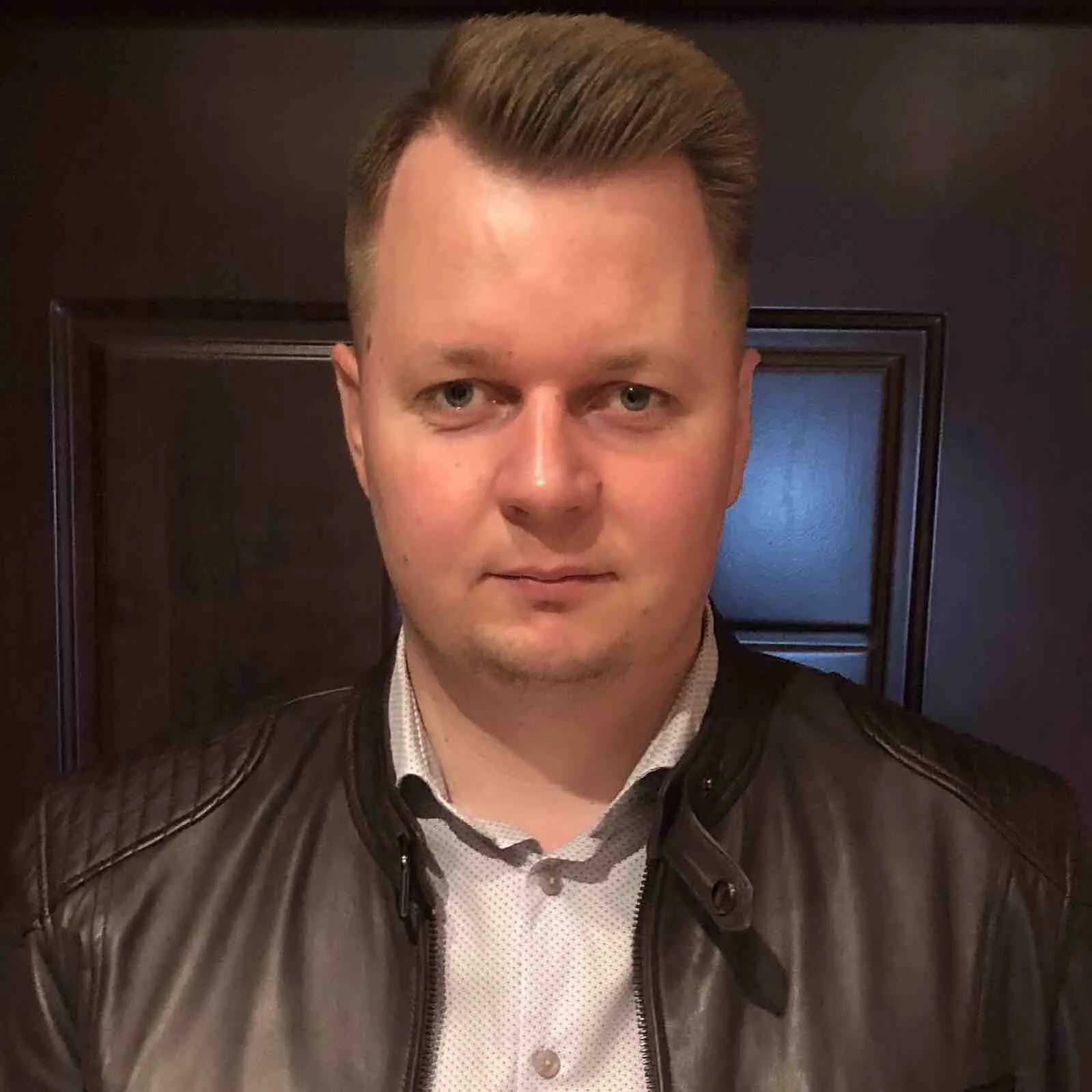 Александр Довгий