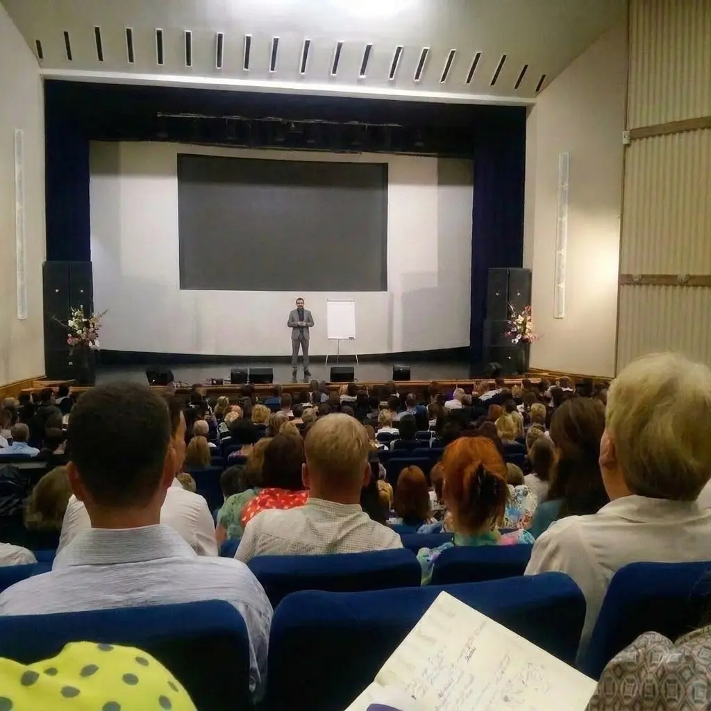 PRO конференцию AnalystDays22
22 мая выступаю на Analyst Days 🎤
В 2010-2012 я часто выступал на разных мероприятиях и конференциях, будучи аспирантом в Хабаровске | Сетка — социальная сеть от hh.ru