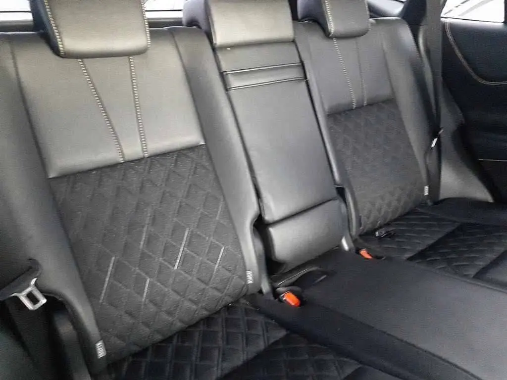 Toyota Harrier
➖2017 Год выпуска
➖Объем двигателя: 2.0 л 
➖Мощность: 151 л.с 
➖Трансмиссия: Вариатор    
➖Привод: Передний    
➖Топливо: Бензин   
➖Пробег: 52 | Сетка — социальная сеть от hh.ru