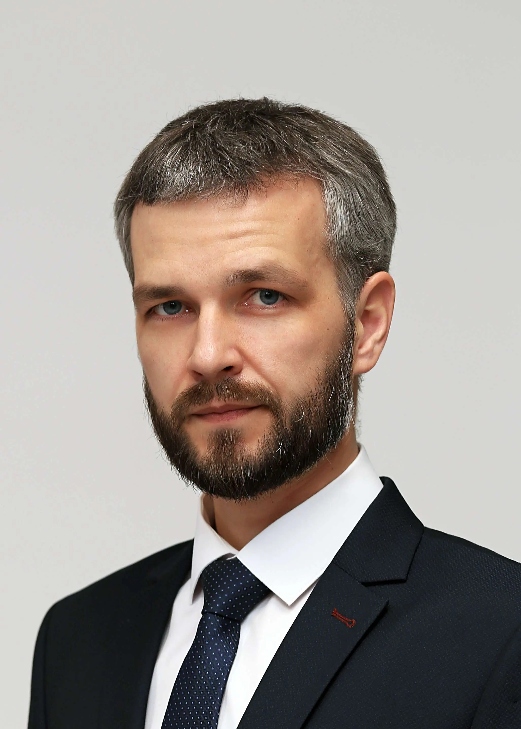 Владимир Колов