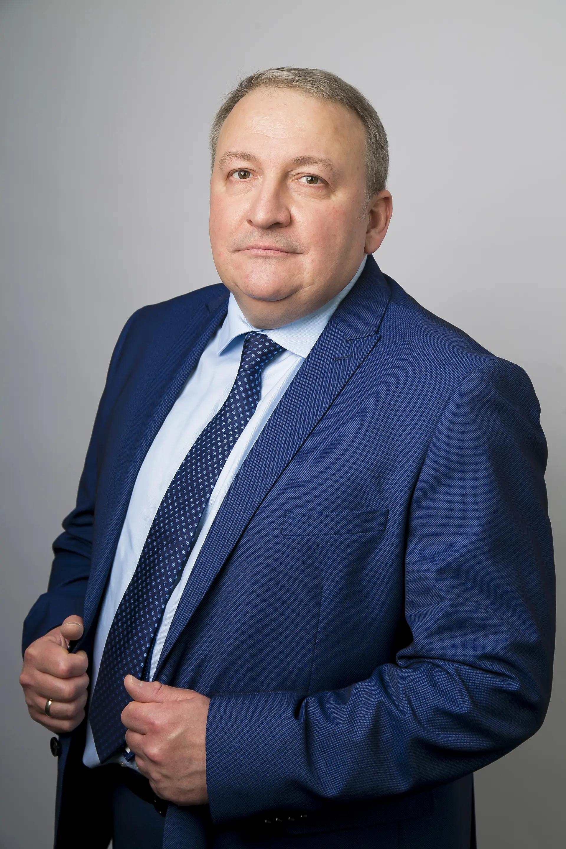 Алексей Петренко