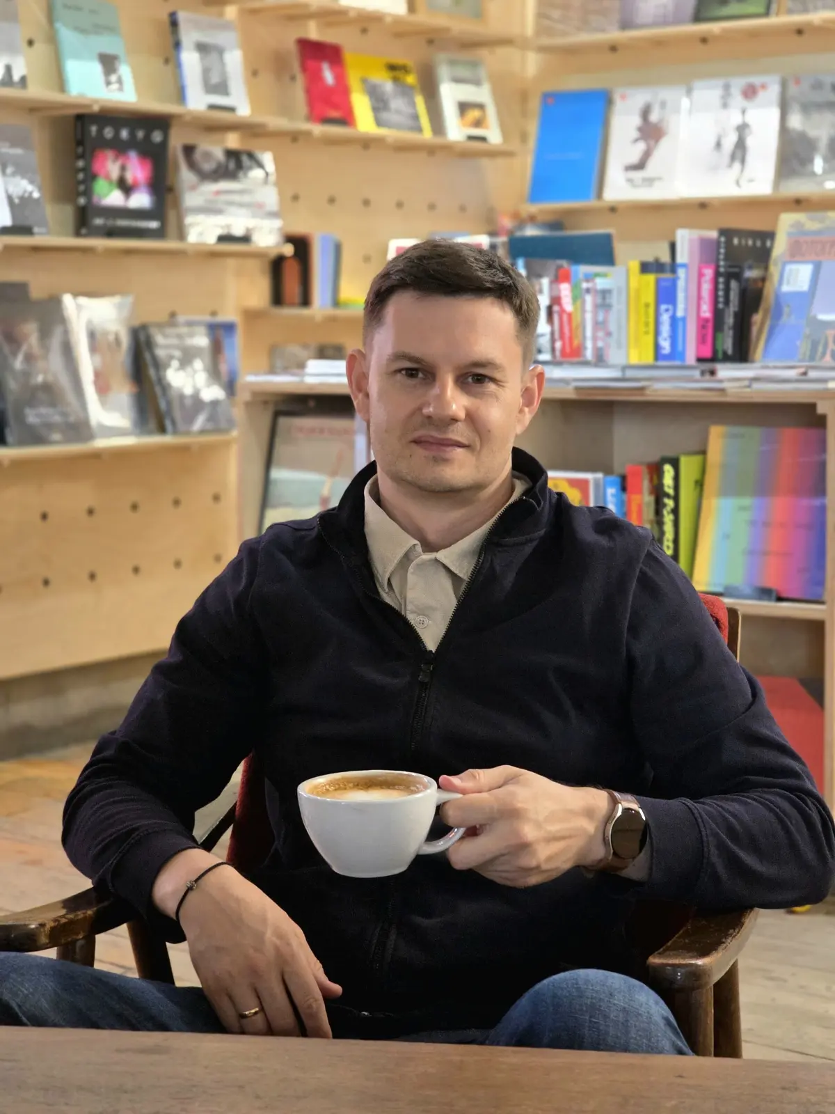 ☕️При Сталине кофе был только у элиты, а Хрущёв вернул напиток народу.
В дореволюционной России кофе пили только богачи: аристократы, купцы и творческая элита | Сетка — социальная сеть от hh.ru