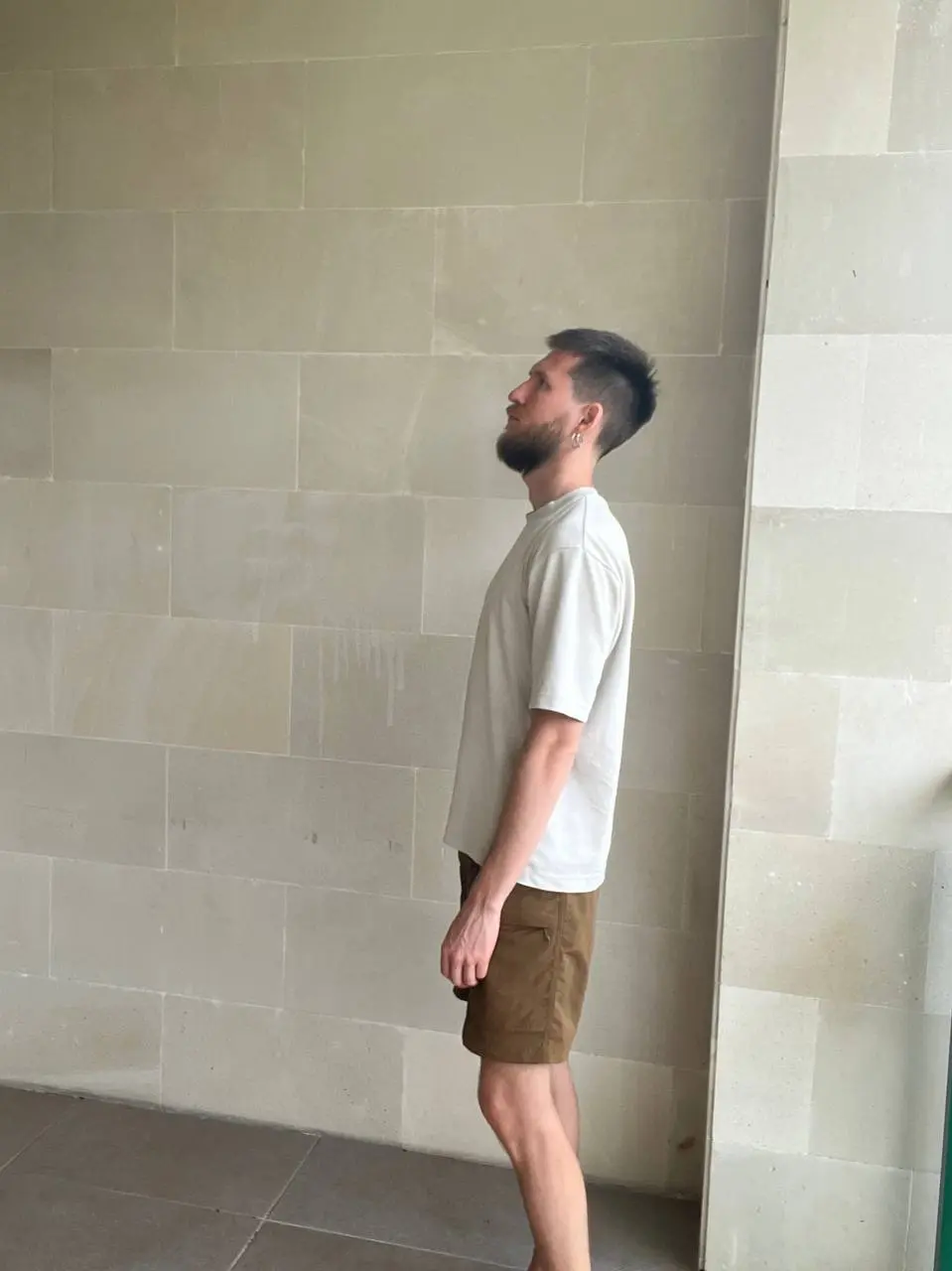 Если вам вдруг интересно, какие фотки кидать боту, чтобы он нормально генерил портреты
Я кидал вот такие | Сетка — социальная сеть от hh.ru
