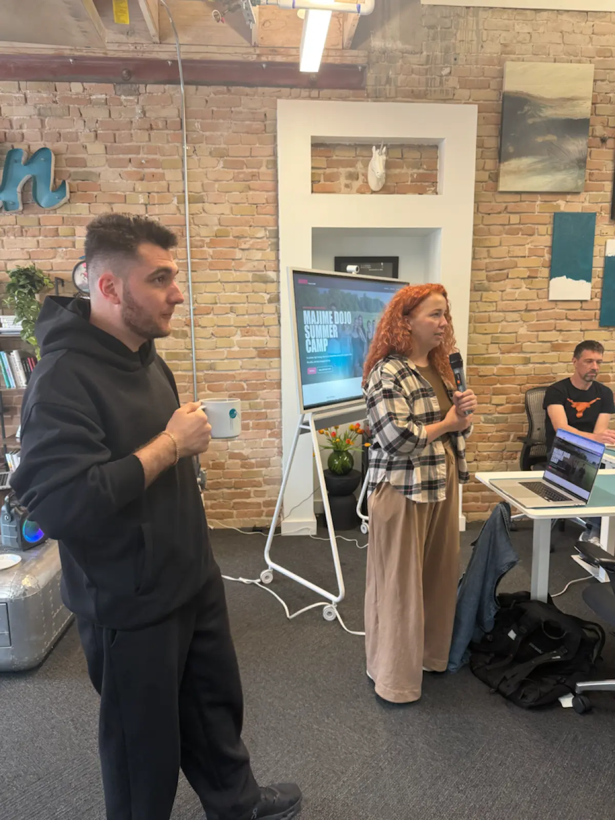 На этих выходных я организовала vibe coding party для нашего community AROUND в Остине | Сетка — социальная сеть от hh.ru
