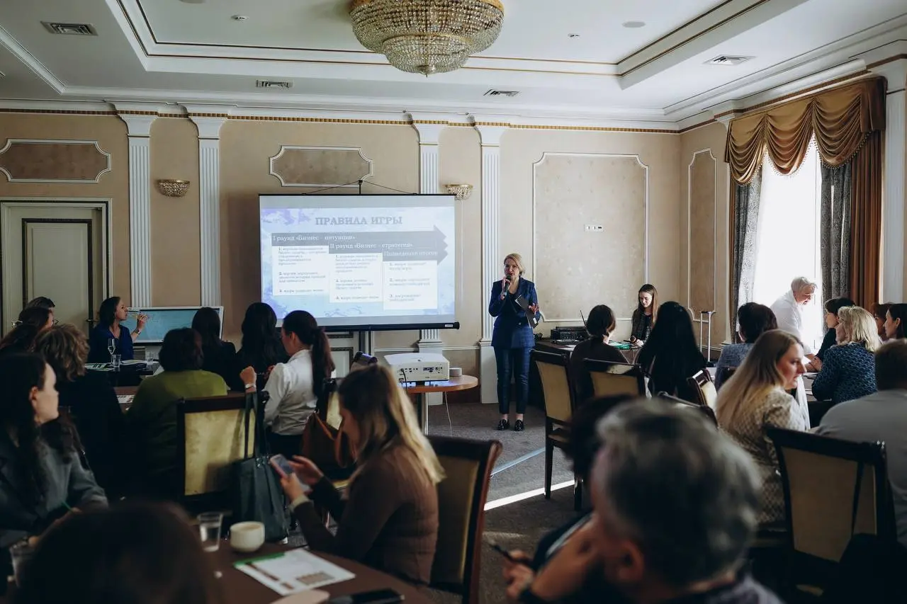 Продукты Сенсум для бизнеса и государства:
📋 Система Кадры
Для HR-специалистов и кадровиков. Все ответы по трудовому праву, готовые шаблоны документов, актуальные разъяснения | Сетка — социальная сеть от hh.ru