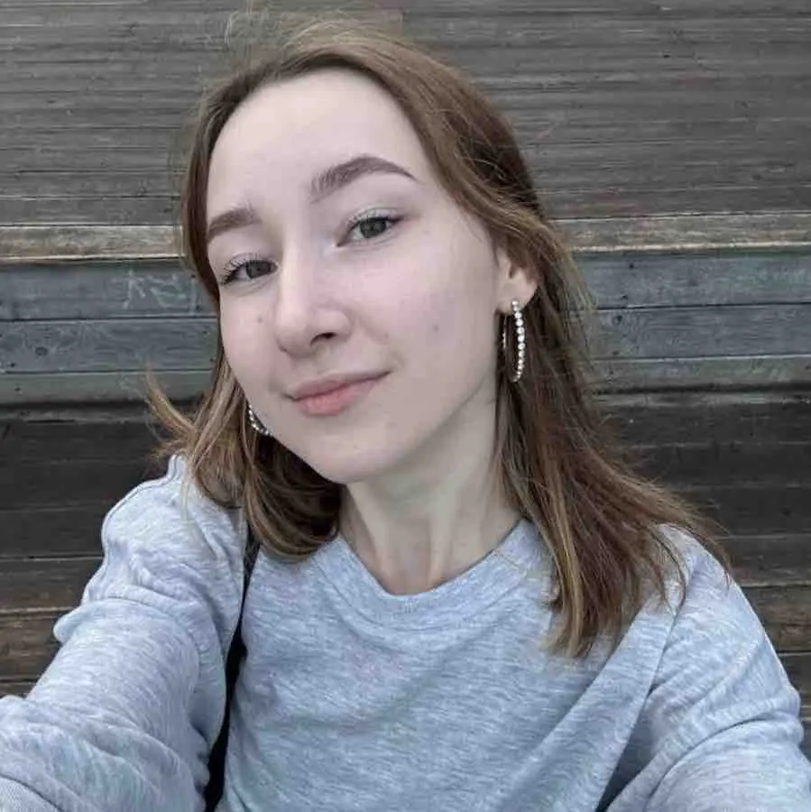 Александра Николаева