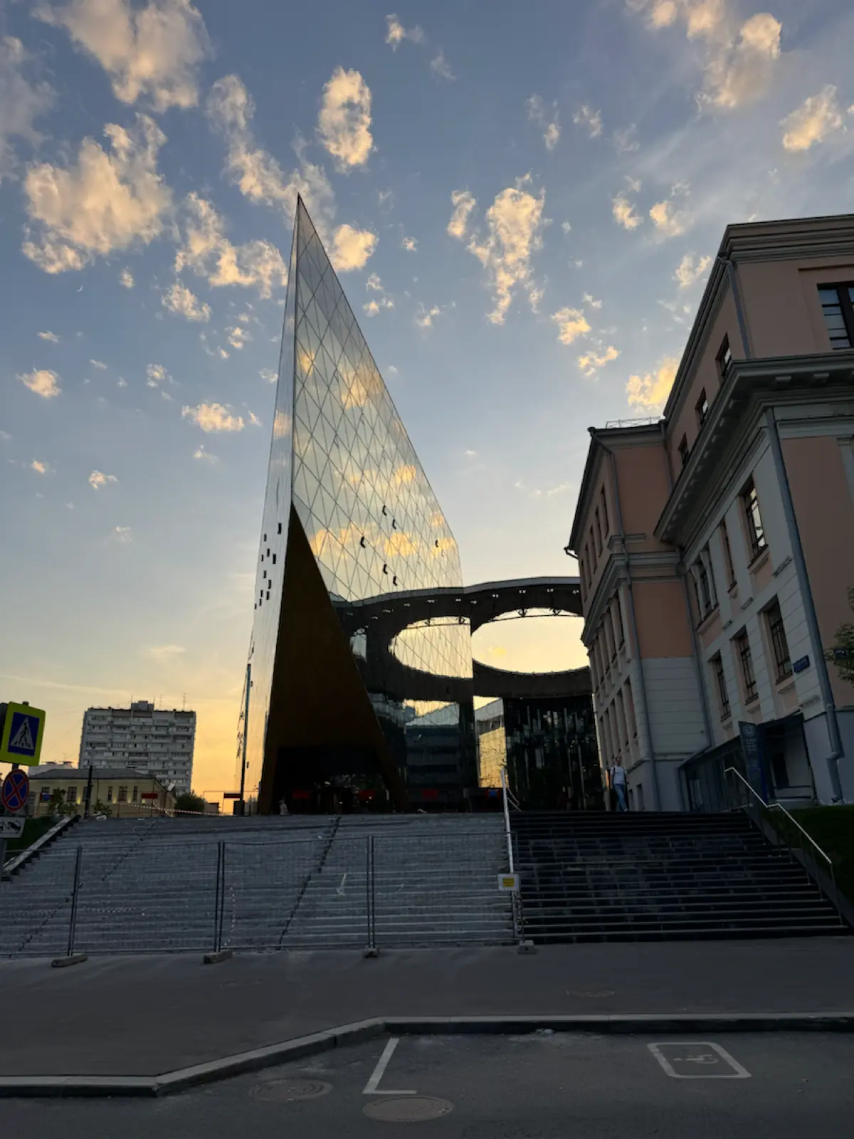 🌆 Делюсь впечатлениями от вчерашней корпоративной экскурсии по Бауманской
❣️Удивлялись размаху главного технического университета страны — бывшего Императорского Московского технического училища | Сетка — социальная сеть от hh.ru