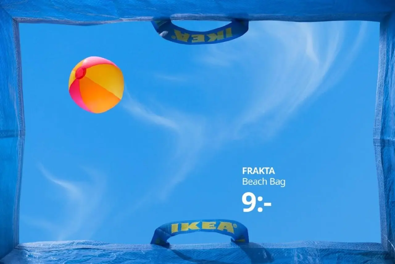 IKEA продолжает делать креативы связанные с их культовой сумкой FRAKTA. Бренд уже размещал 19-метровую FRAKTA на фасаде в центре Лондона и даже открывал поп-ап, посвященный этой сумке | Сетка — социальная сеть от hh.ru