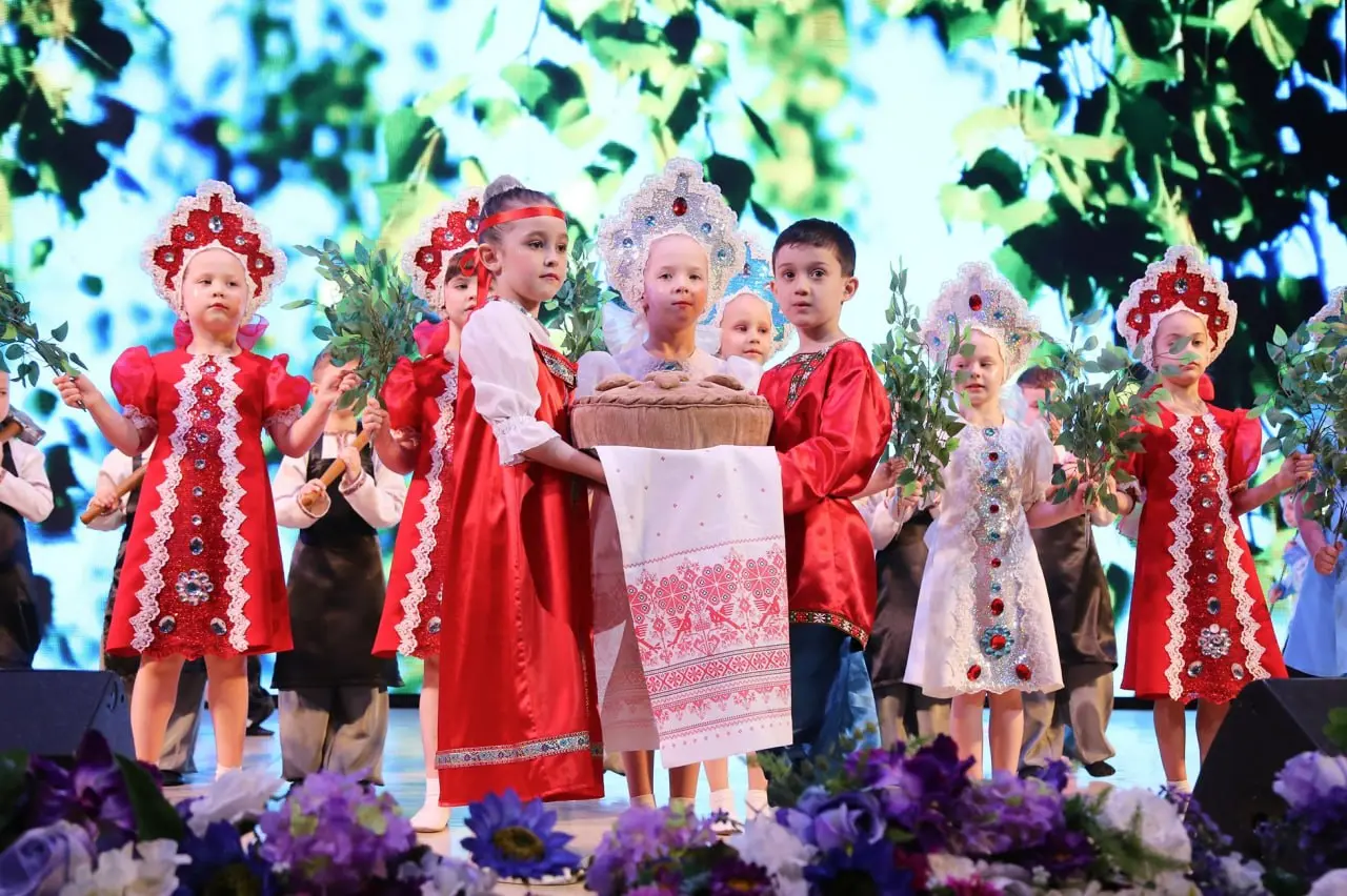 🌟 В Ставрополе прошел детский фестиваль «Планету – детям!»
На 27-м фестивале малыши из 14 детских садов выступили с вокально-хореографическими номерами, показывая свои таланты и эмоции | Сетка — социальная сеть от hh.ru