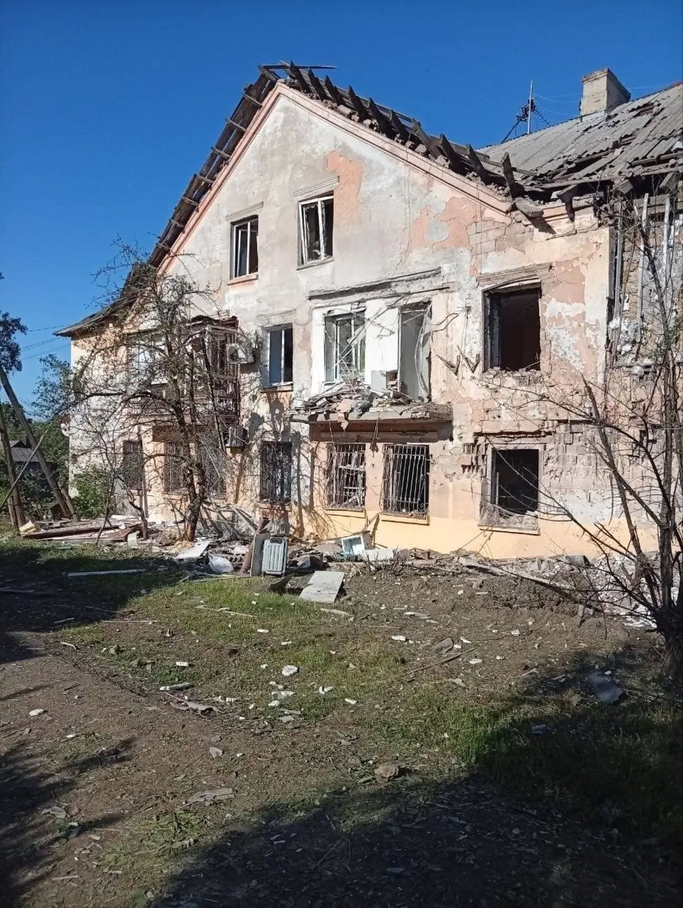 Последствия ночной атаки БПЛА в Калининском районе Донецка | Сетка — социальная сеть от hh.ru