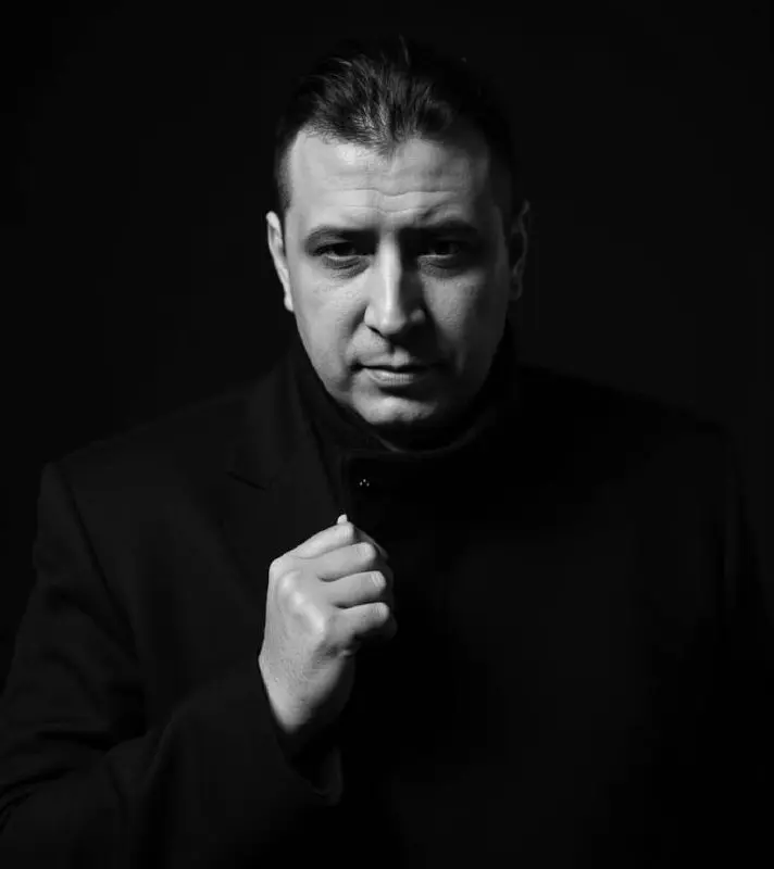 17 вещей, которые я понял за 35 лет 🔥
Коллеги, с возрастом есть один плюс — становится лень врать себе. Вот список, который проверил на себе и на проектах.
1 | Сетка — социальная сеть от hh.ru