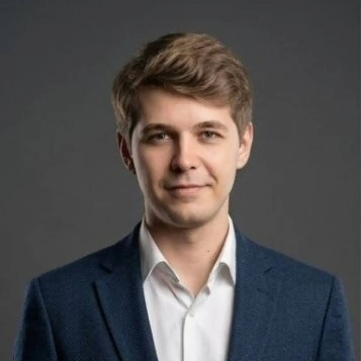 Павел Артамонов