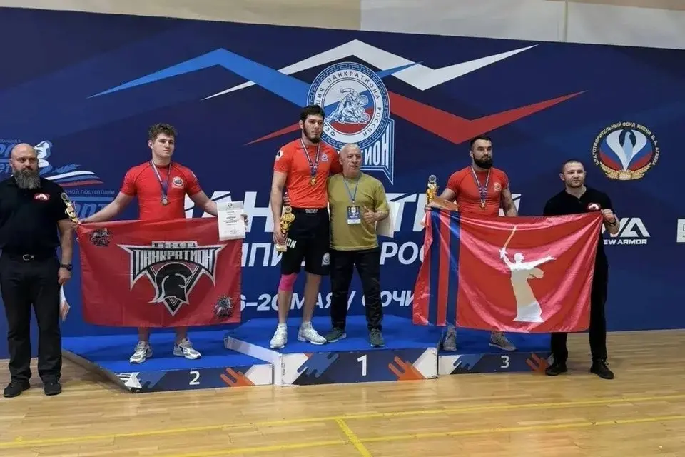 🥇 Ставропольские борцы завоевали медали в Сочи
На проходящем в Сочи чемпионате по спортивной борьбе в дисциплине панкратион спортсмены из Ставропольского края показали отличные результаты | Сетка — социальная сеть от hh.ru