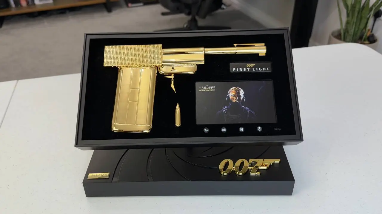 007 First Light «Наследие» премиум издание за $300
Фигурка «Золотой пистолет» с подставкой, потайным отсеком и дополнительным контентом. | Сетка — социальная сеть от hh.ru