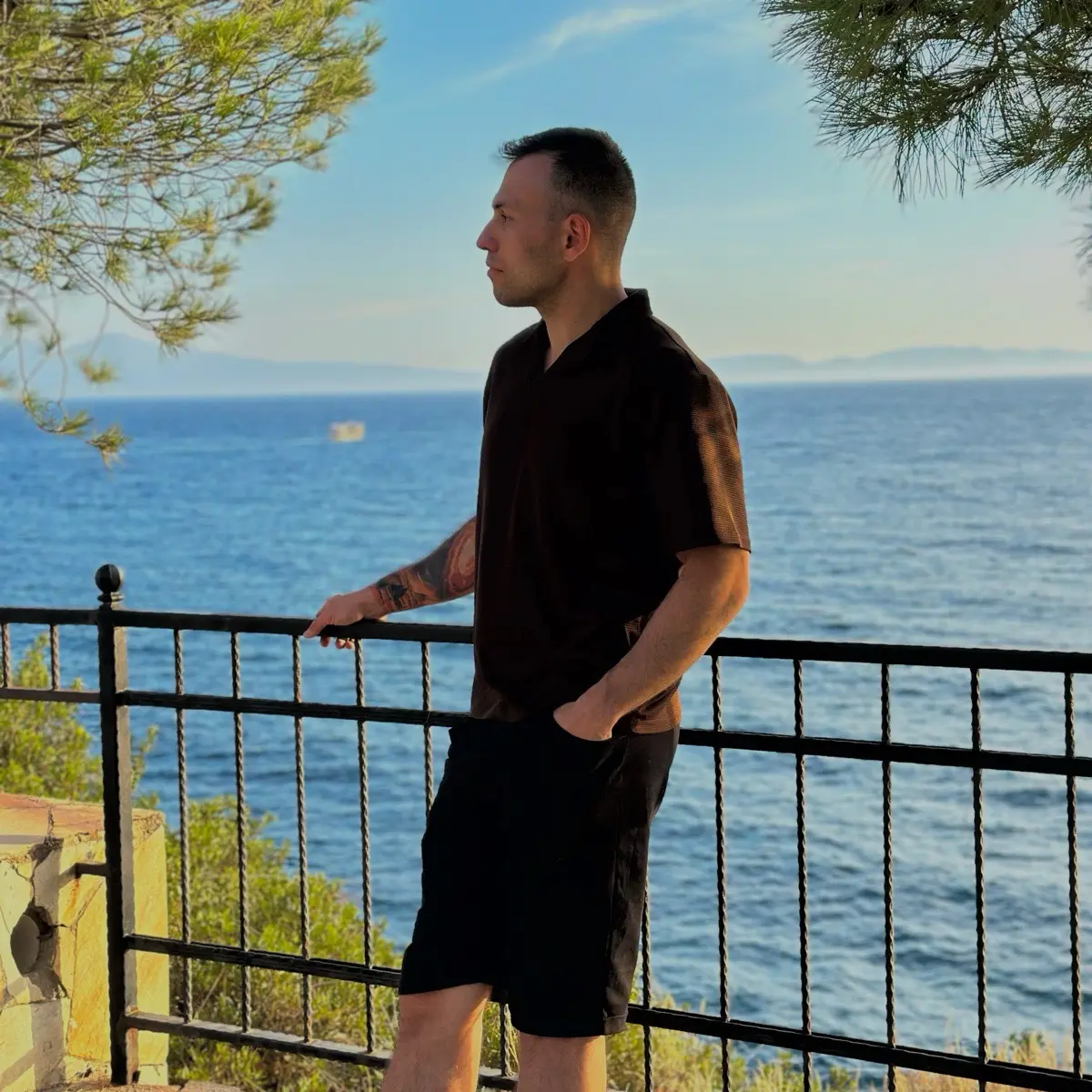 Руслан Серин