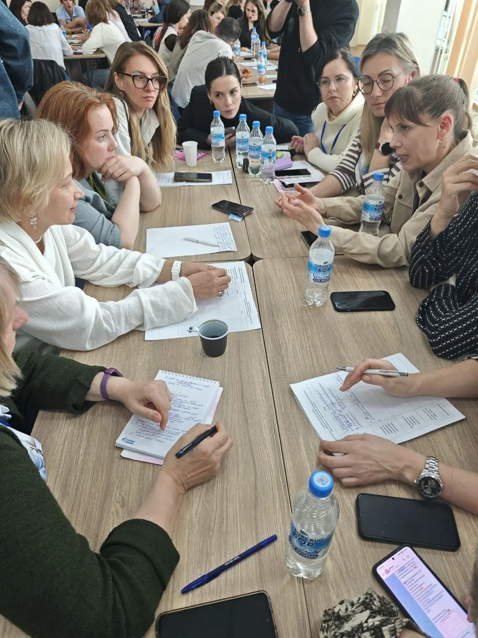 Делюсь мыслями и важными выводами после кадрового форума
Не хочется смешивать всё в один большой пост, чтобы не получилась «каша» | Сетка — социальная сеть от hh.ru