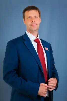 Олег Лазарев