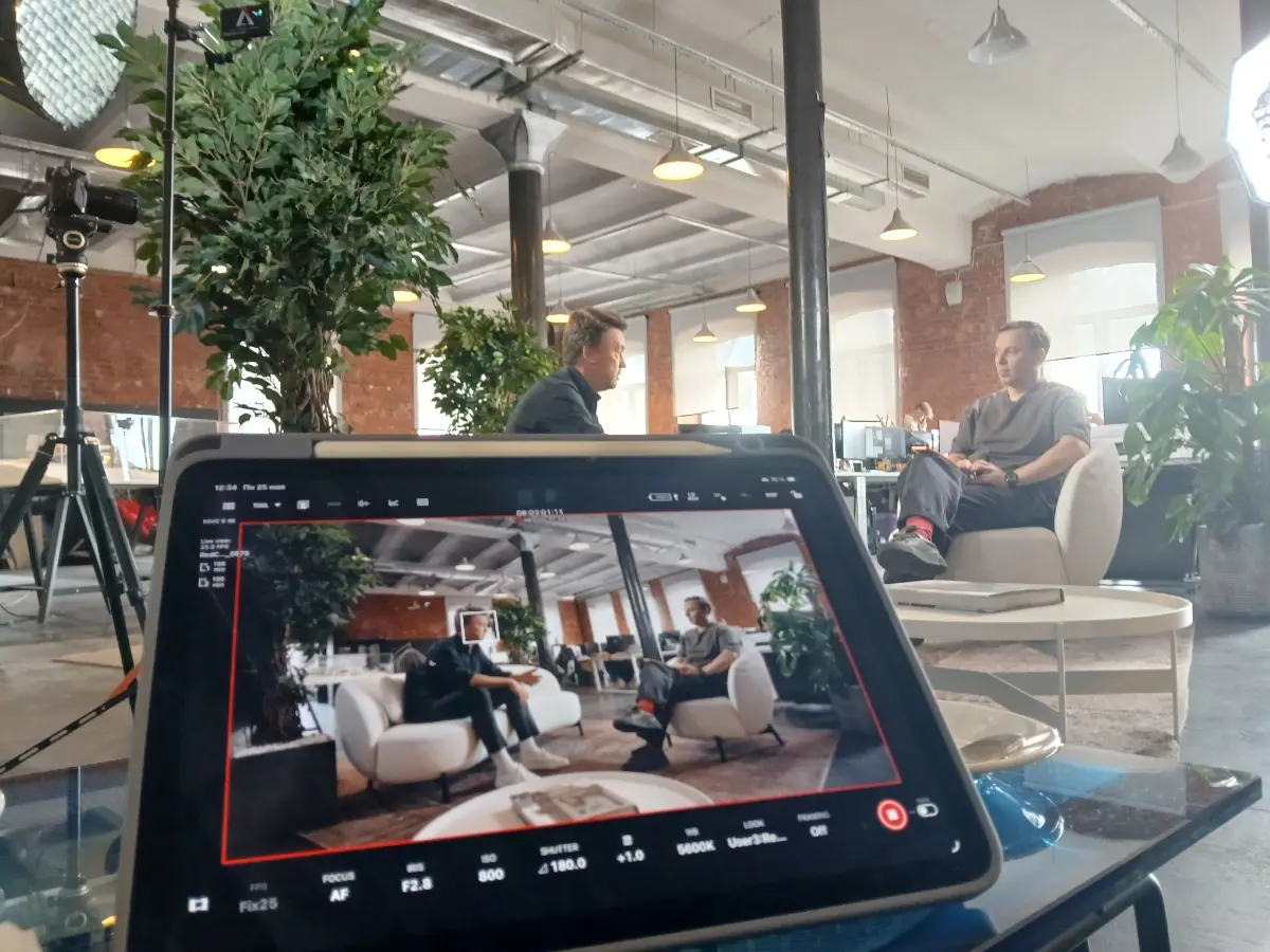 Пост № 1
Сегодня снимаем SL Architects.
Бюро, которое делает очень интересные и эффектные загородные дома с характером, чистыми линиями и приятным чувством пространства. Ничего лишнего, всё по делу | Сетка — социальная сеть от hh.ru