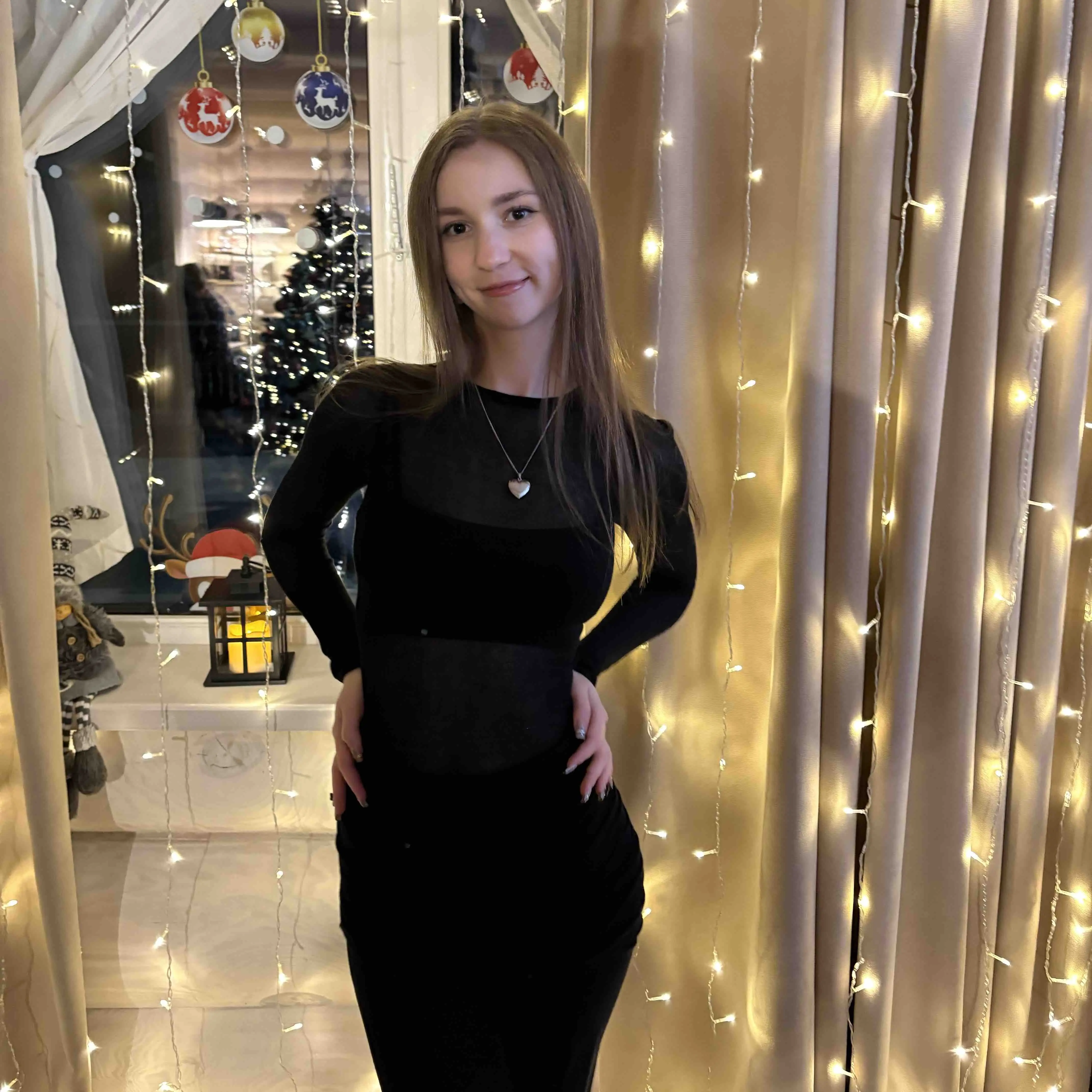 Аня Почтарева
