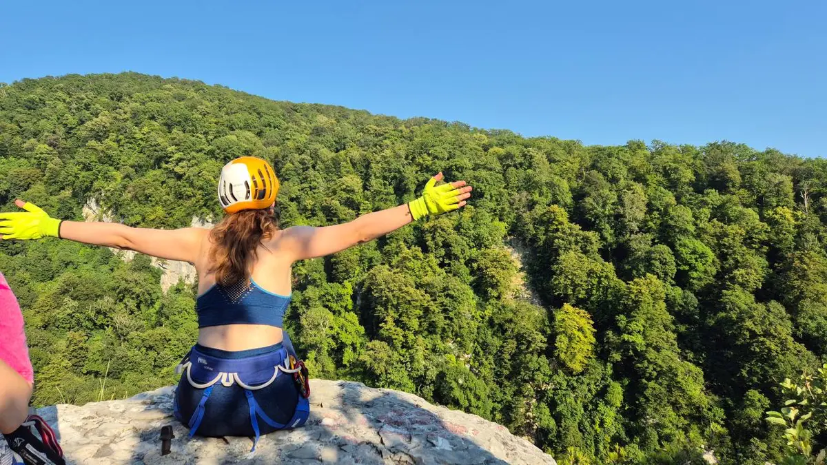 Глаза боятся, а руки карабкаются по скалам 🧗‍♀️ | Сетка — социальная сеть от hh.ru