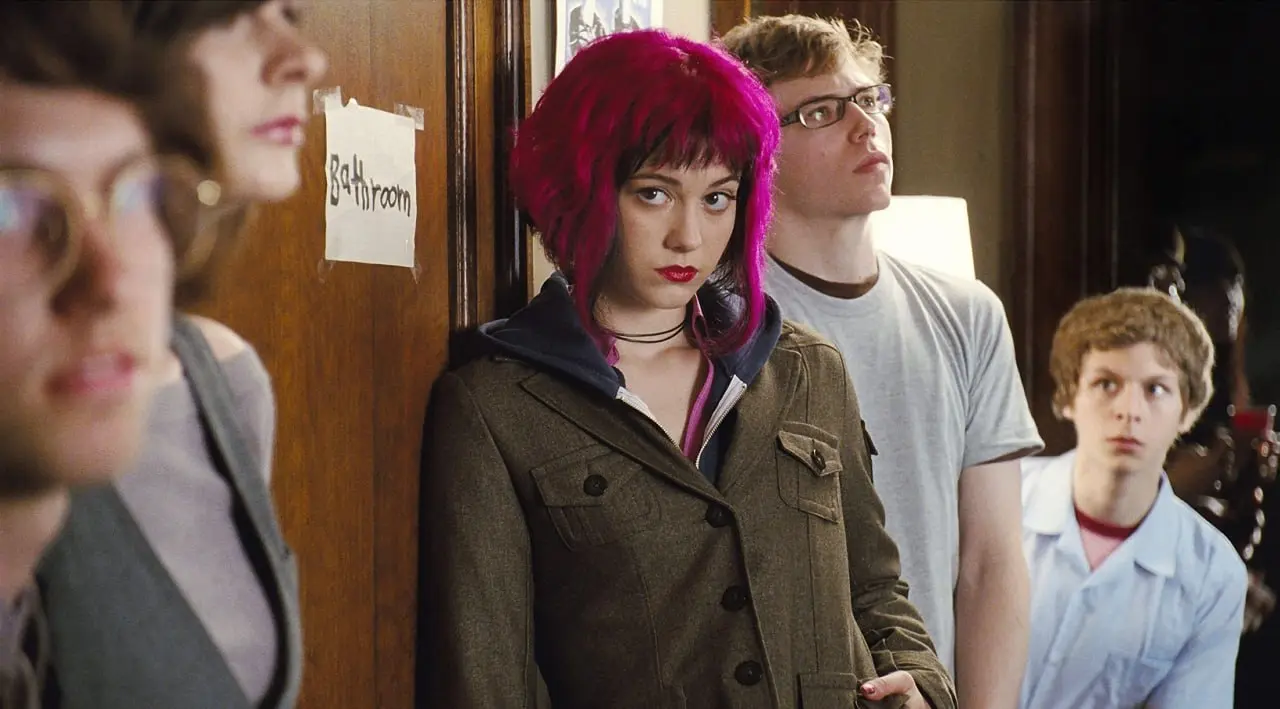 Узнала в сегодня лет, что основоположница типажа manic pixie dream girl в жизни нормисная нормиска и замужем за Юэном МакГрегором | Сетка — социальная сеть от hh.ru