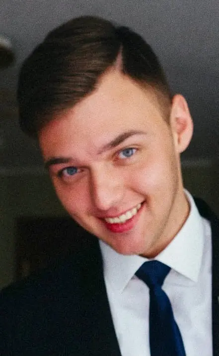Руслан Казаров