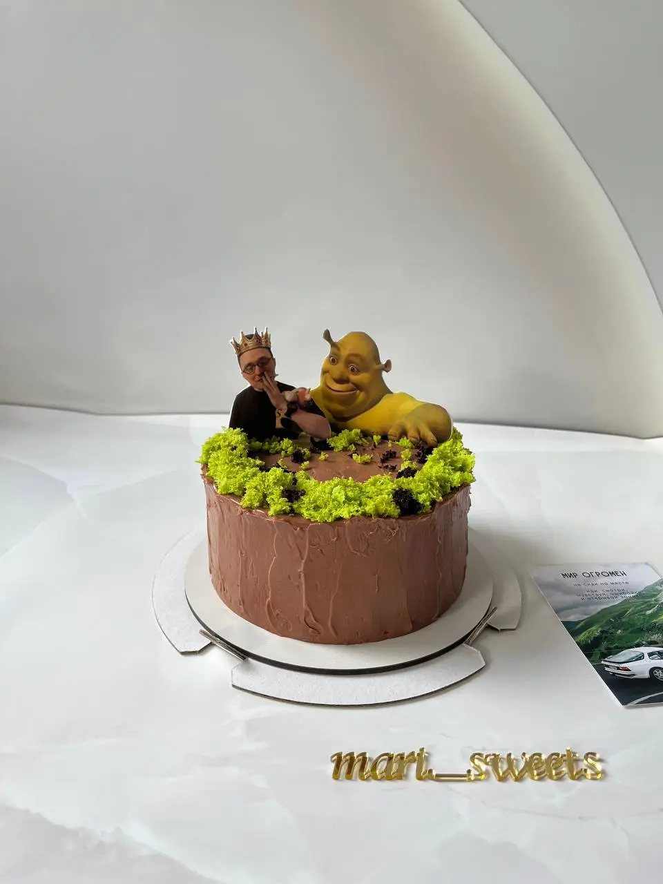 У моей девушки день рождения, у моей девушки день рождения🥳
Поздравляю тебя, мой любимый муж 💕
Все совпадения на торте - фотошоп и я не являются реальностью 😂 | Сетка — социальная сеть от hh.ru