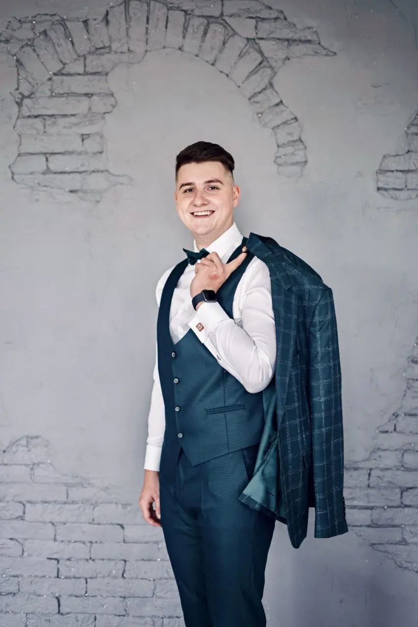 Максим Бредихин