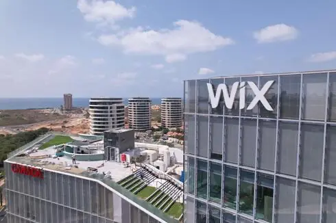 Wix сократит 1,000 рабочих мест в крупнейшем сокращении в истории компании:
Wix объявила о планах сократить примерно 1,000 рабочих мест, что станет крупнейшим сокращением в ее истории | Сетка — социальная сеть от hh.ru