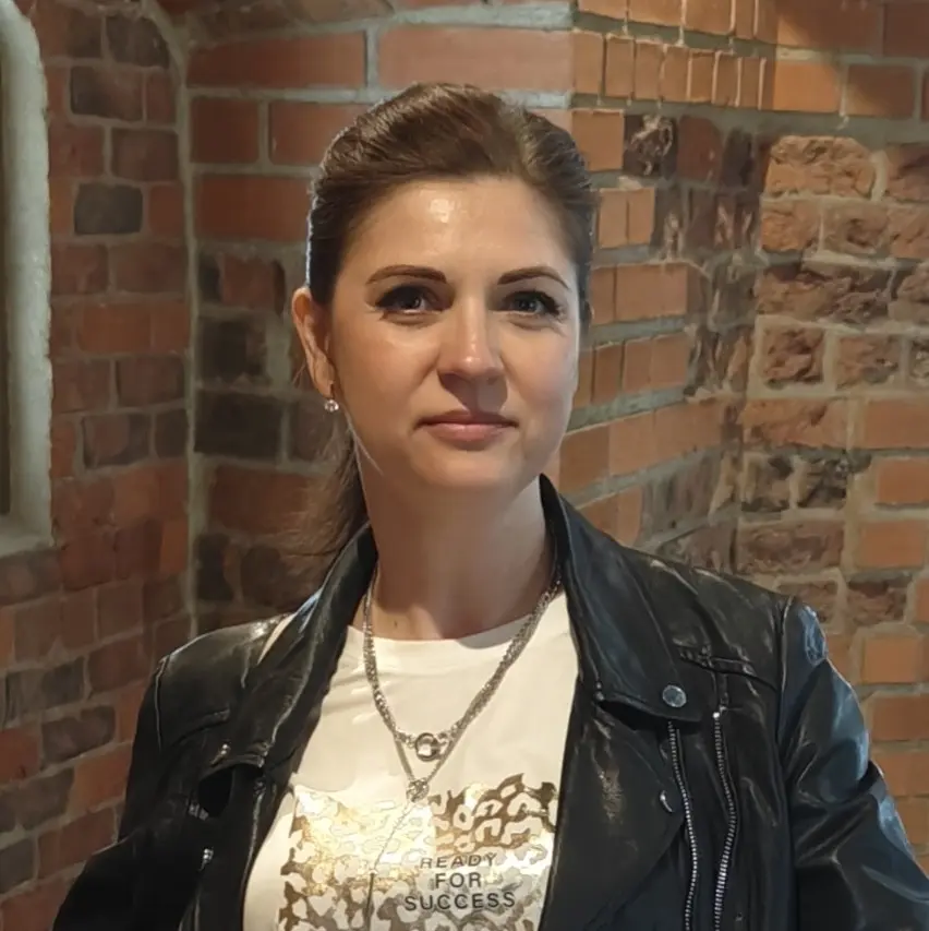 Яна Долженко