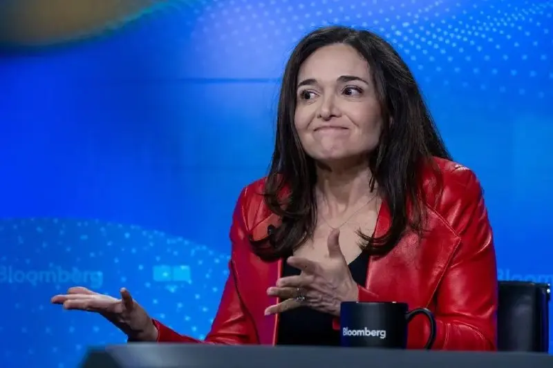 #прямаяречь
Бывший топ-менеджер Facebook Шерил Сендберг (Sheryl Sandberg) в своем наставлении выпускникам этого года заявила, что 10-летний карьерный план «умер» из-за развития искусственного интеллек... | Сетка — социальная сеть от hh.ru