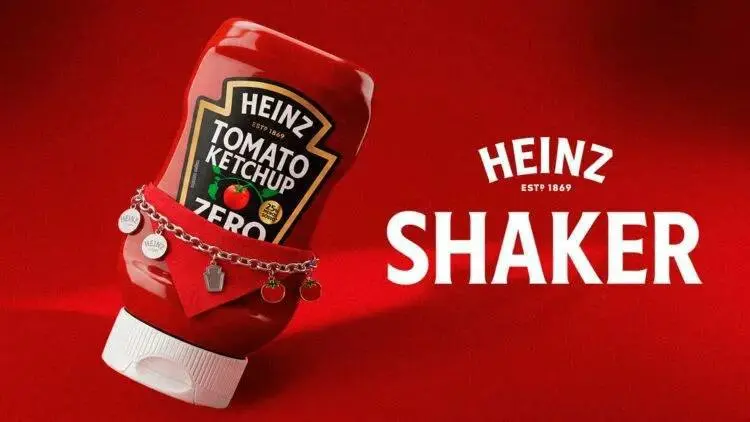 Украшение для бутылочки кетчупа выпустил бразильский Heinz. Это цепочка с подвесками-логотипами и помидорками с красной мини-банданой.
Еще бы я красивой банке кетчупа не завидовала 🙄 | Сетка — социальная сеть от hh.ru