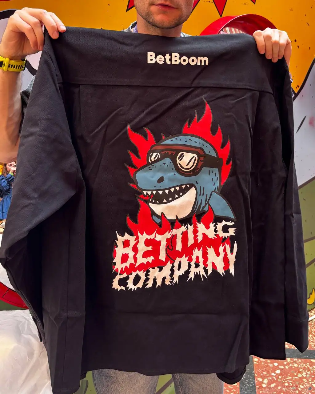 🏍️ Сад, тир, пунш, мерч — BetBoom Partners на MAC!
Партнерка БК заняла самую большую по площади зону конфы.
Это несколько локаций в байкерской айдентике, где основное — нетворкинг | Сетка — социальная сеть от hh.ru