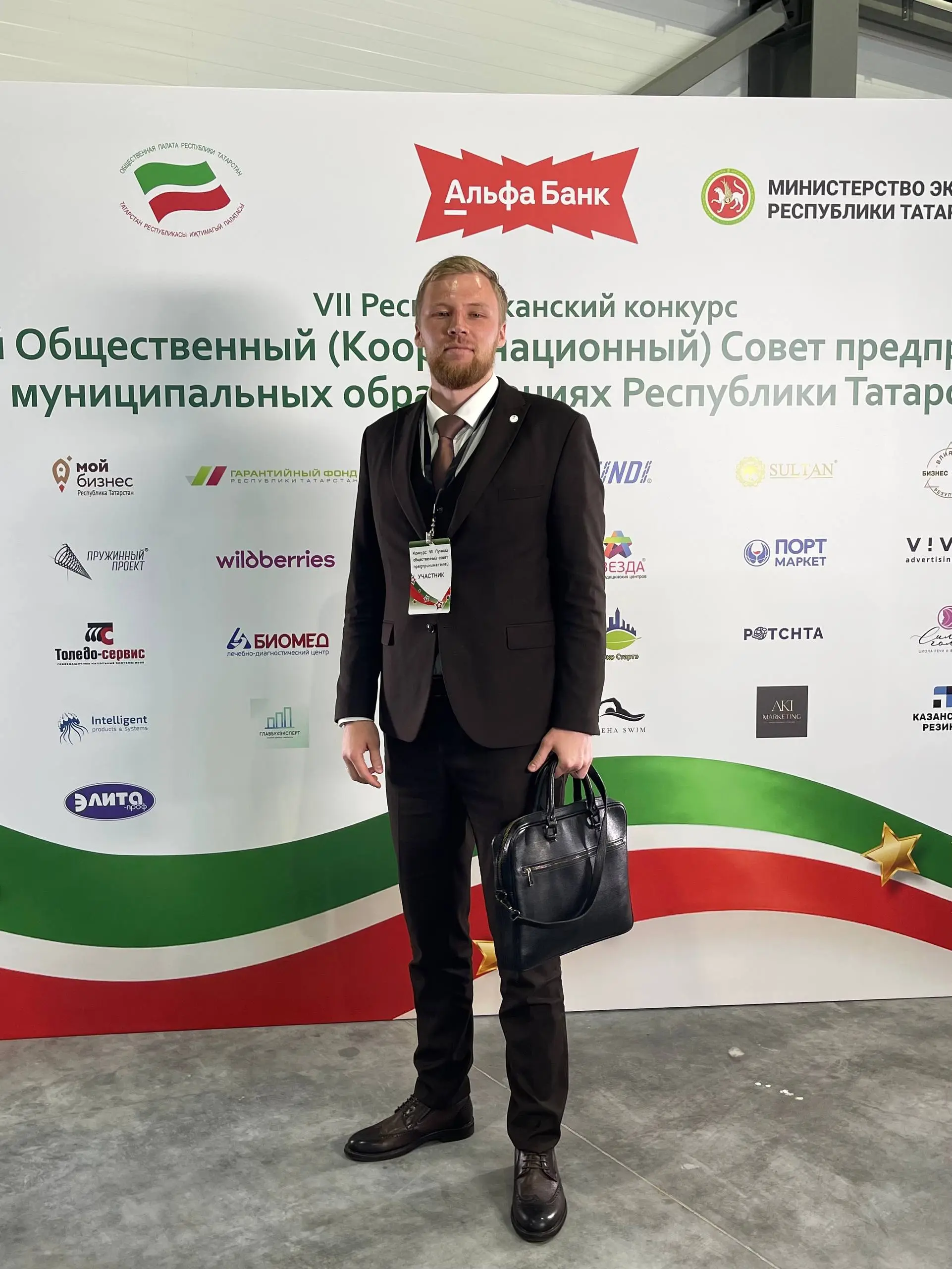 Дорогие предприниматели!
Предприниматели главные герои «созидательного разрушения» — той самой бури, которая сметает старое и создаёт новое. Предприниматель не просто «делаете деньги» | Сетка — социальная сеть от hh.ru