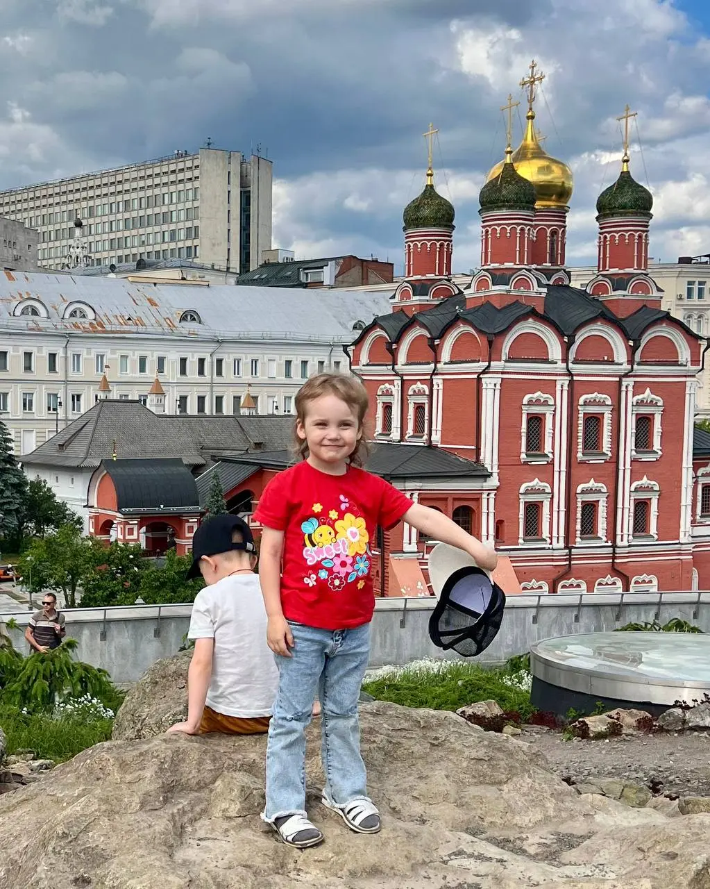 Забыла!
Поймала себя на мысли, что пожаловалась я вчера сразу, а вот похвастаться нашими выходными — забыла
Исправляюсь 😌
Мы гуляли все 2 дня без остановки (возможно, поэтому сил в понедельник не было... | Сетка — социальная сеть от hh.ru