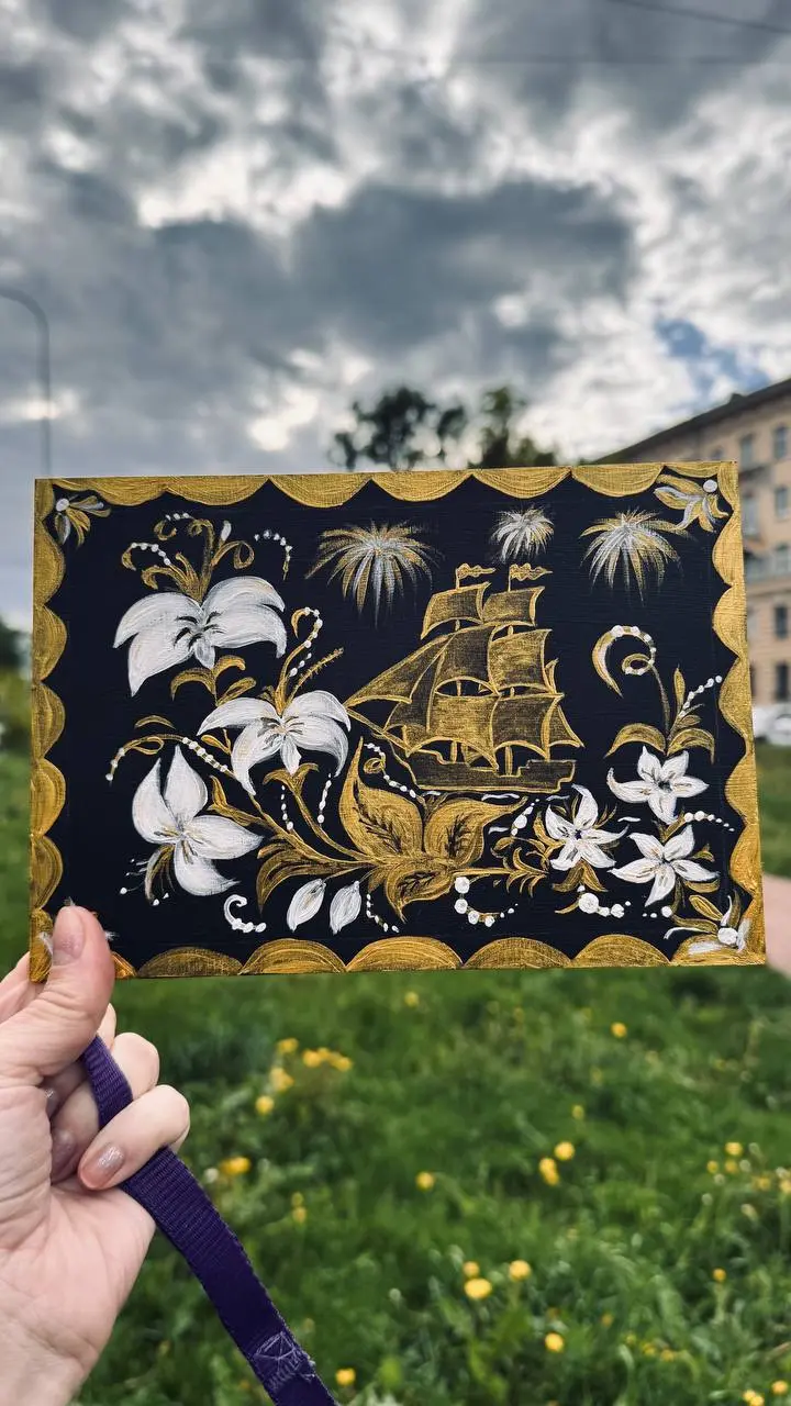 С Днём рождения, любимый Санкт-Петербург! 🤍✨
Самый красивый, романтичный и креативный город на свете — ты вдохновляешь каждый день!
В честь праздника я создала картину в стиле петербургской росписи — ... | Сетка — социальная сеть от hh.ru
