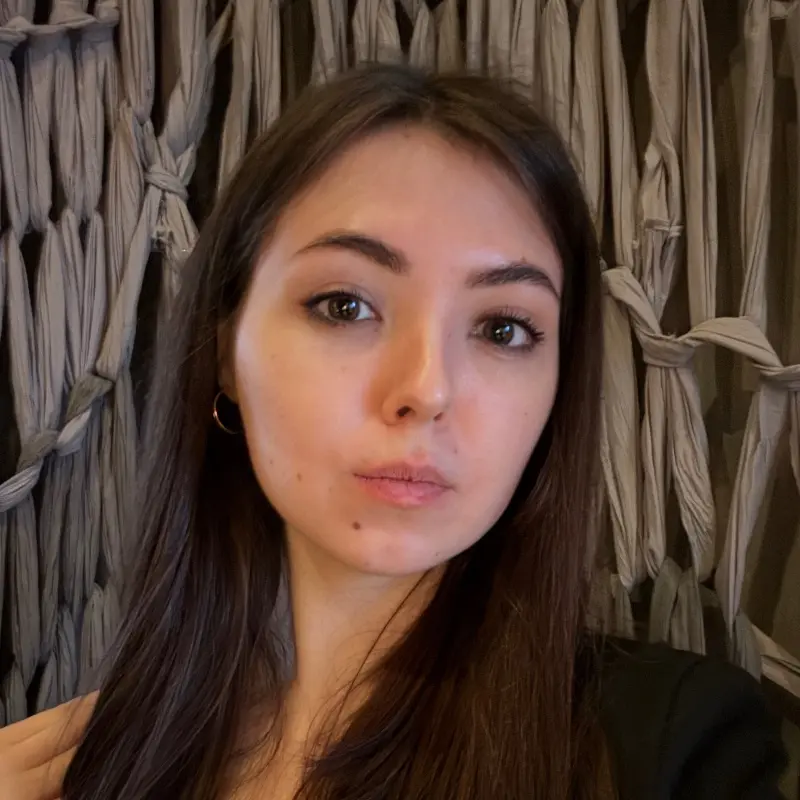 Яна Самсонова