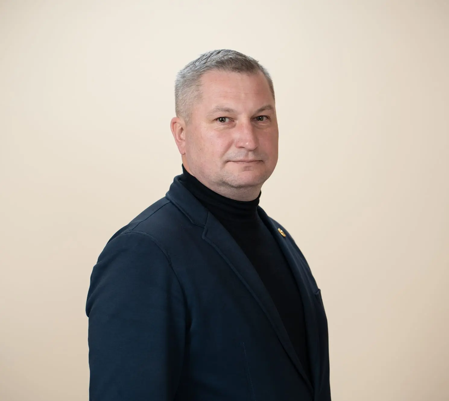Виталий Шустров