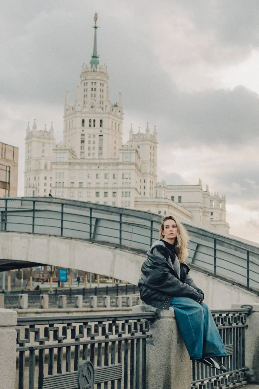 Есть в Москве локации, которые стали ну слишком популярными. И когда ты туда приходишь понимаешь почему | Сетка — социальная сеть от hh.ru