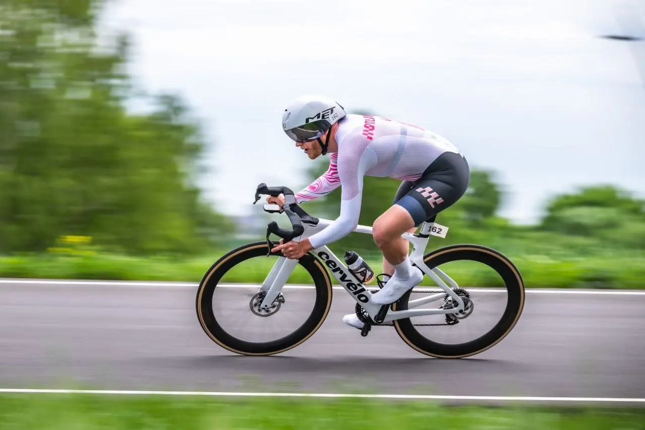 🚴‍♂️ Пока мы катались по делам, Анатолий Шишкин катался за призовыми местами
За последние выходные наш Digital-директор успел собрать сразу два мощных результата:
⭐️ 23 мая — велогонка «Крылатские хол... | Сетка — социальная сеть от hh.ru
