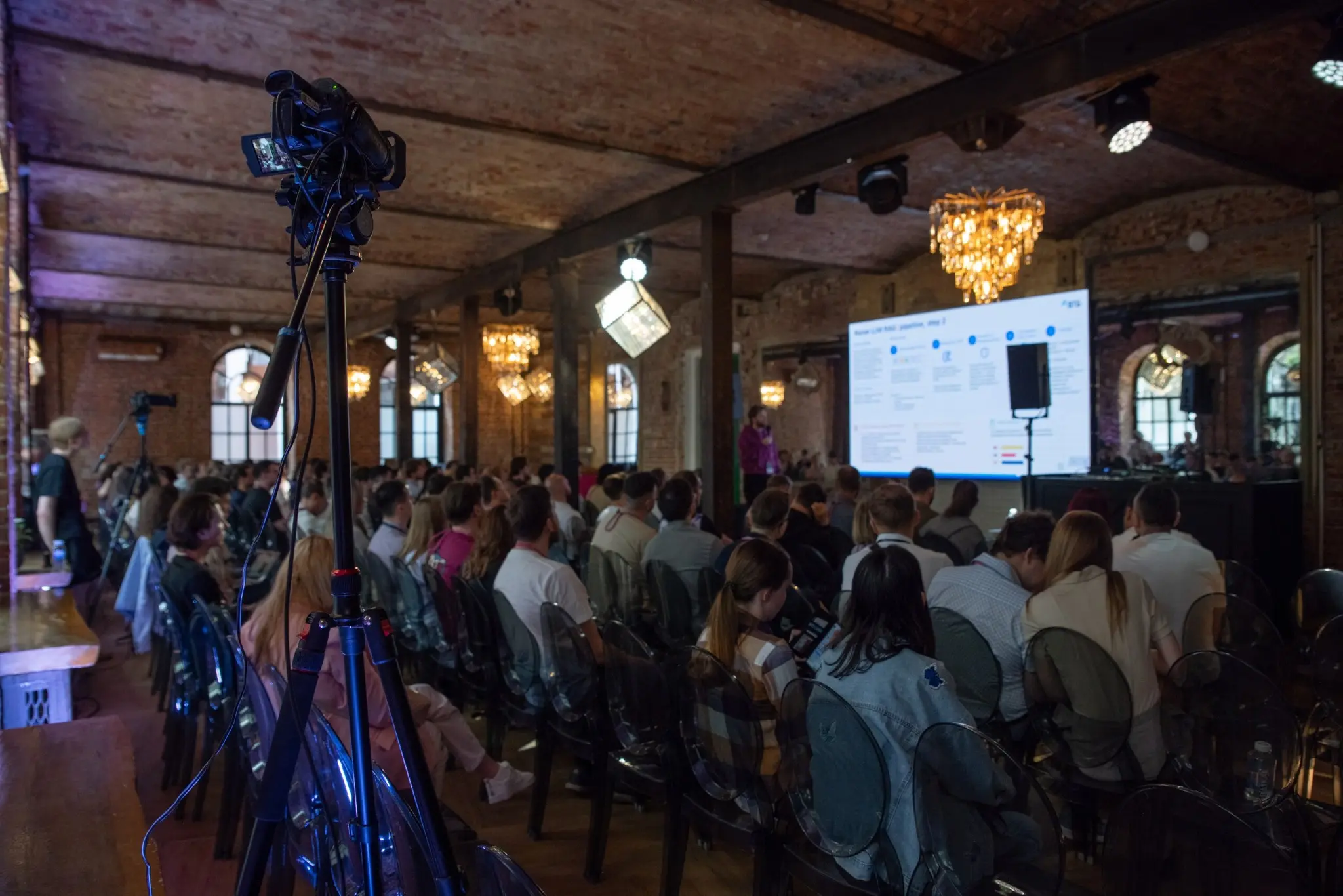 О чём говорили на Data Fest: запись трансляции | Сетка — социальная сеть от hh.ru