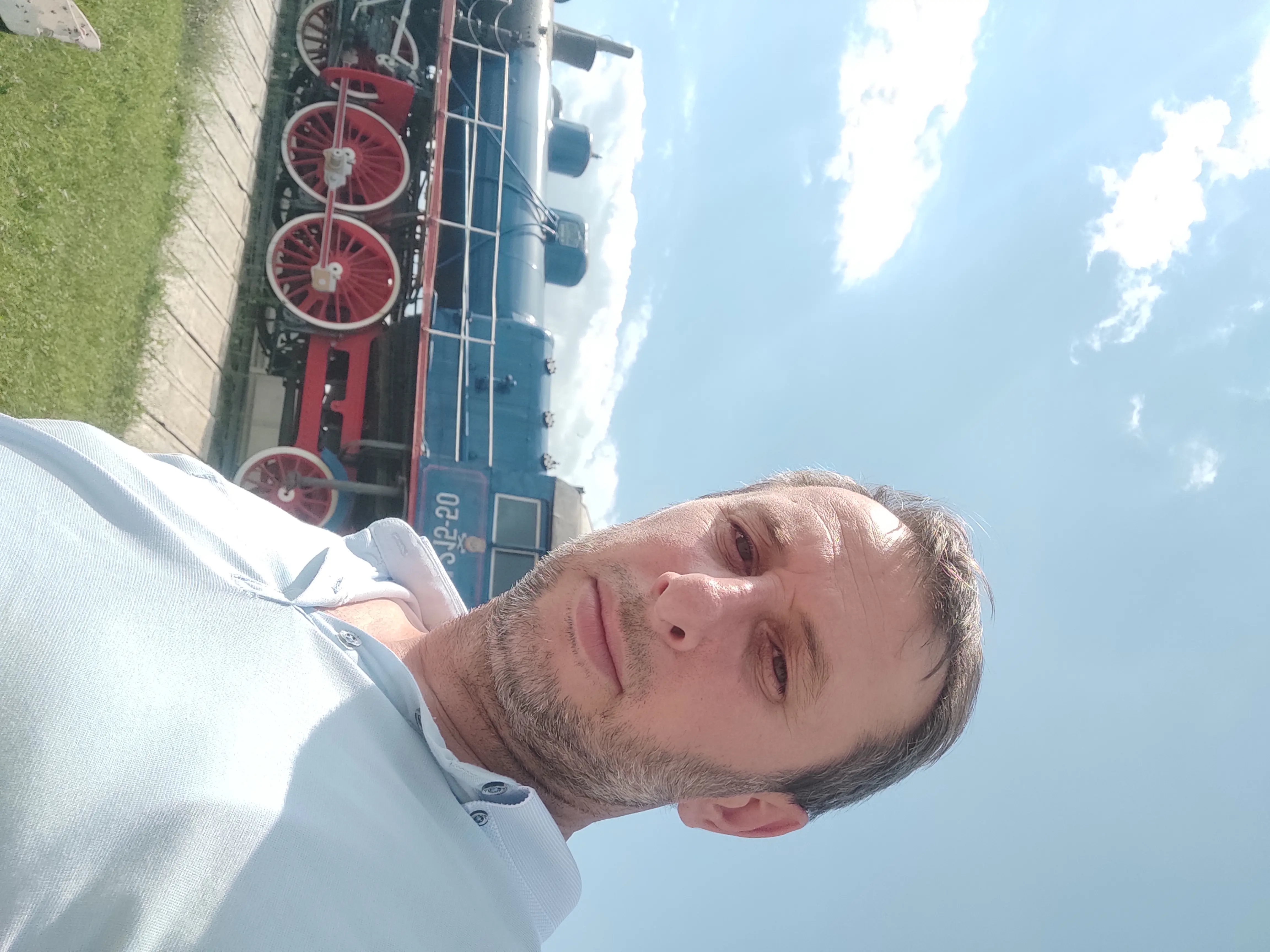 Иса Халаков