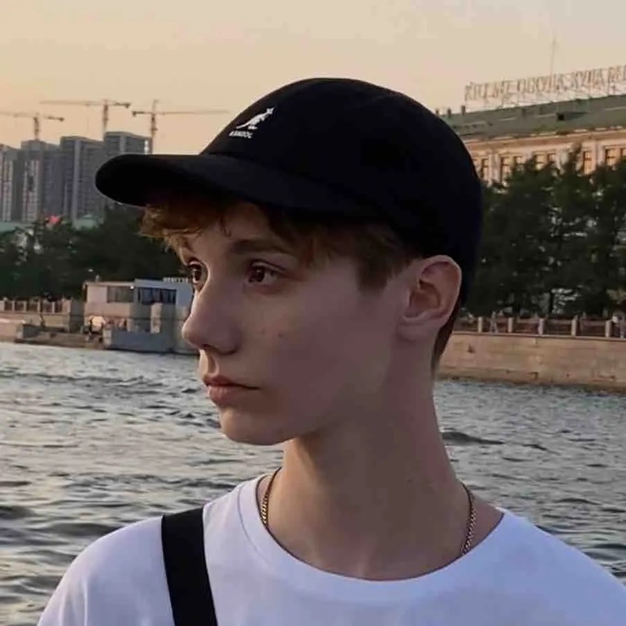 Марк Батаршин