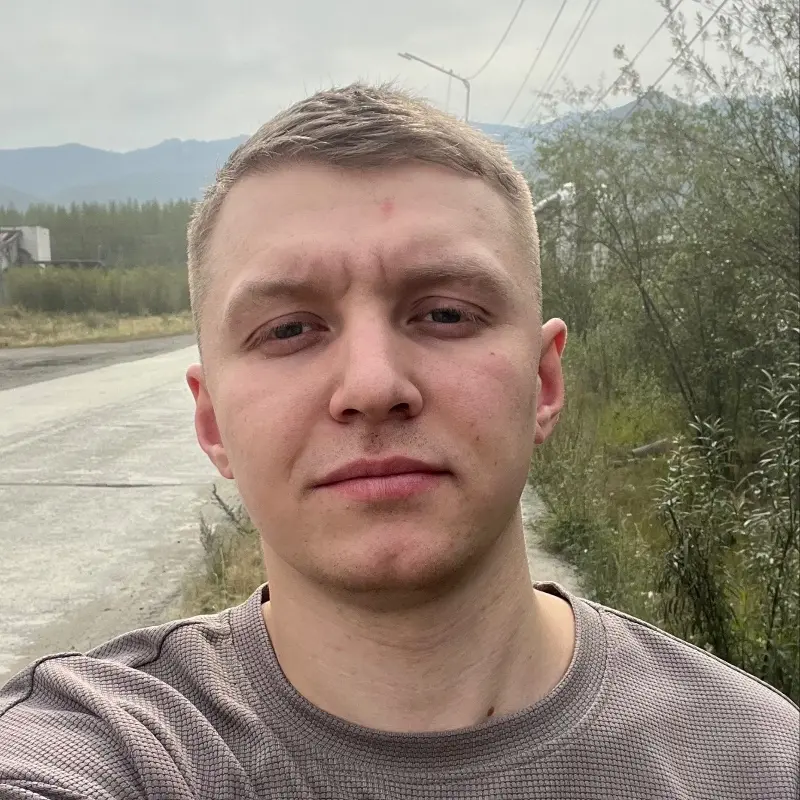 Максим Жаков