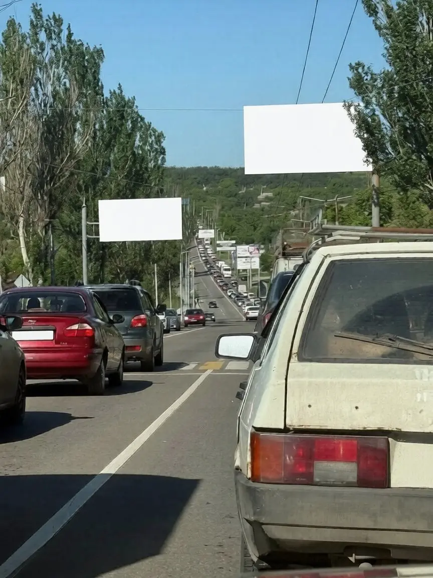 Из-за перекрытой дороги на Гвардейку по Макшоссе образовалась сильная пробка | Сетка — социальная сеть от hh.ru
