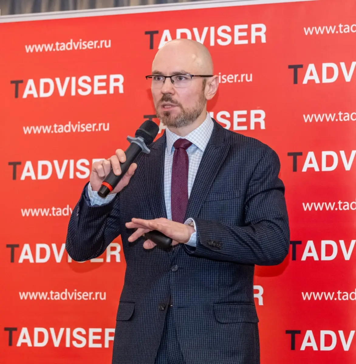 Встречаемся на Tadviser Summit 2026
Сегодня буду на саммите. Первую половину как слушатель. После обеда буду вести сессию ИТ в Банках как модератор и спикер | Сетка — социальная сеть от hh.ru